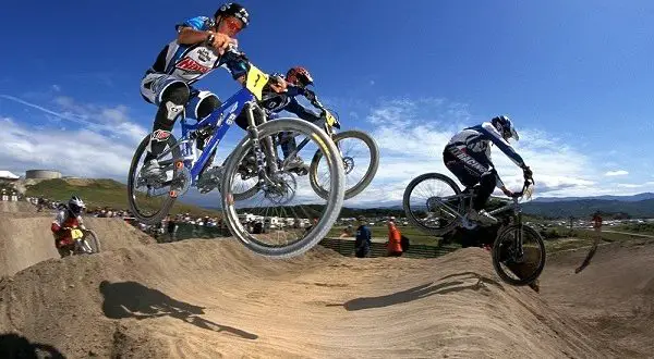 Biker cross - cechy i różnice w stosunku do innych stylów jazdy