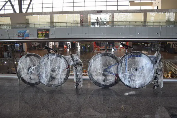 pakowanie roweru do transportu w pociągu