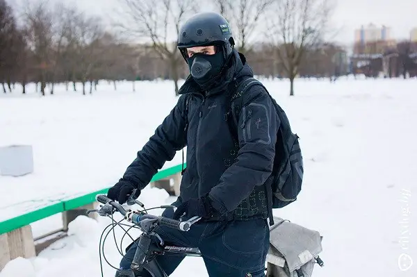 zimowy strój rowerzysty